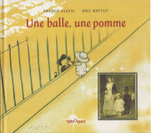 Une balle, une pomme